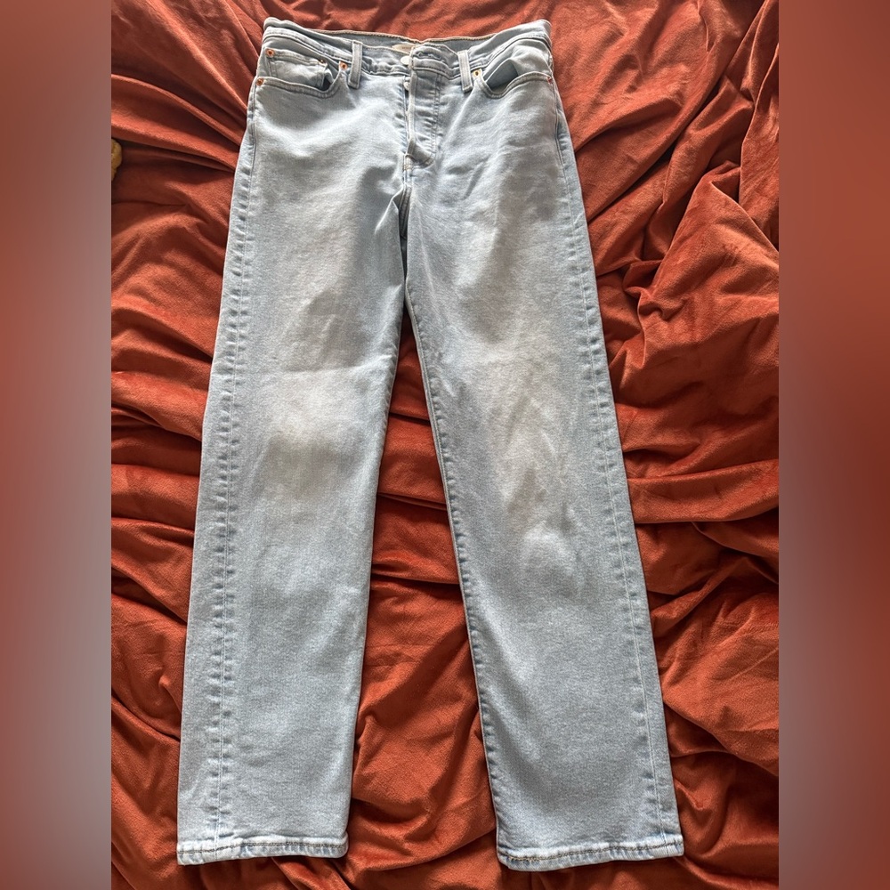 Levi's Women's Straight Leg Jeans in Light Blue Denim